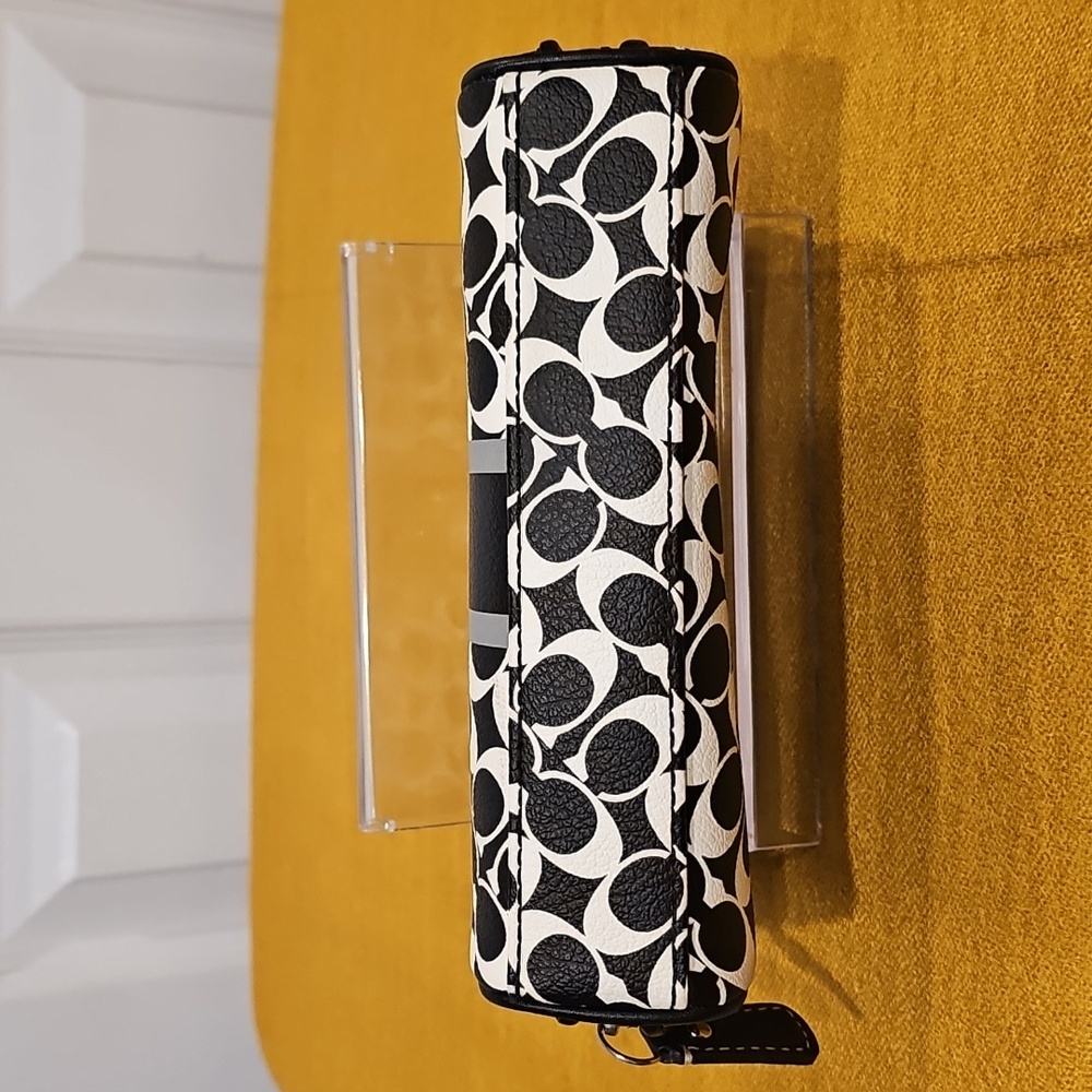 COACH ๐ Black & White Cosmetic Makeup Case EUC - Picture 5 of 7